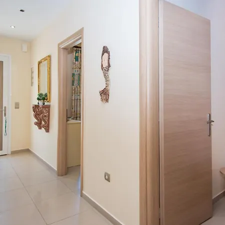 Feriehus Sofia's Delightful *